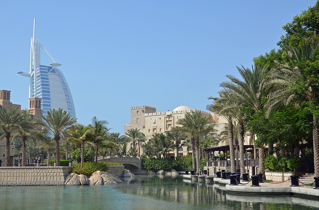 Ansicht Hotel in Segelform Burj al Arab in Dubai