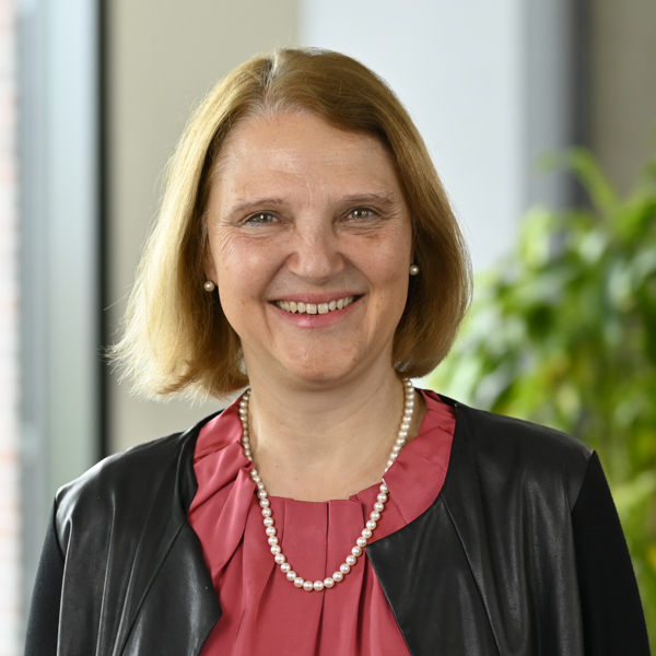 Porträt von Charlotte Zeile